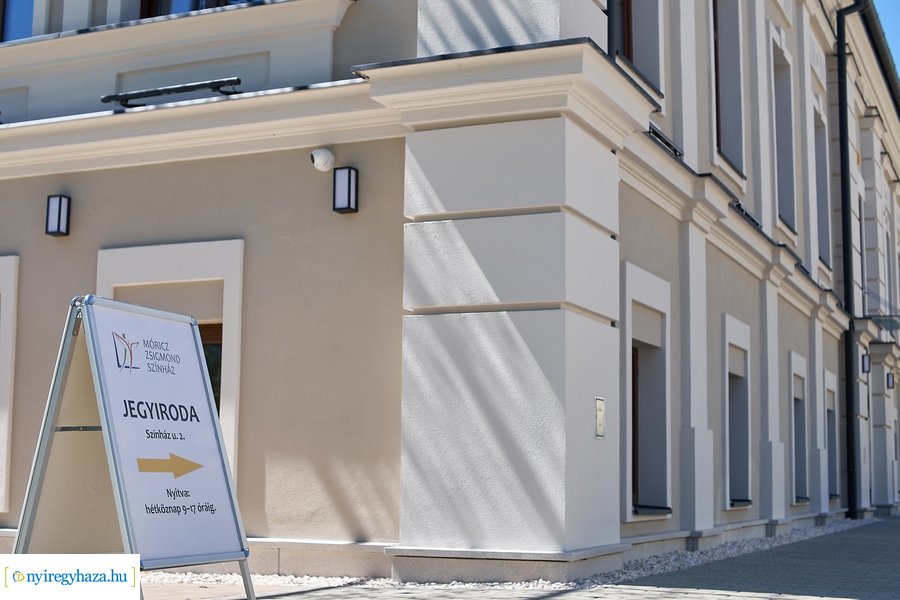 Új helyen a szinházi jegyiroda