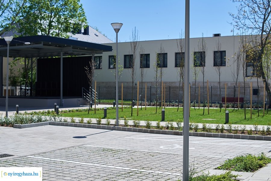 Új helyen a szinházi jegyiroda