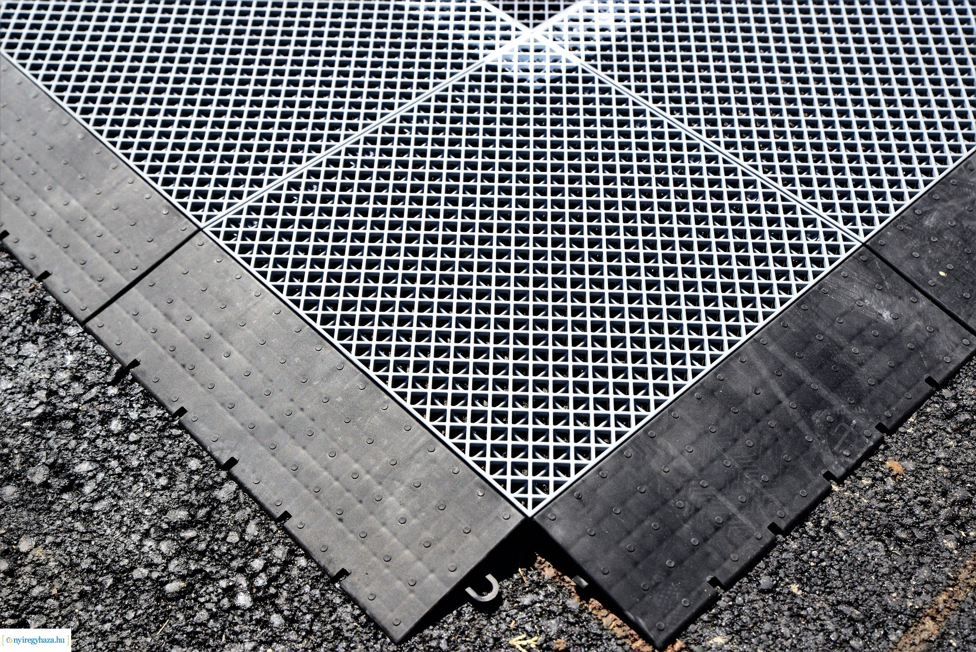 Új kosárlabda pálya épült a Törpe utcán