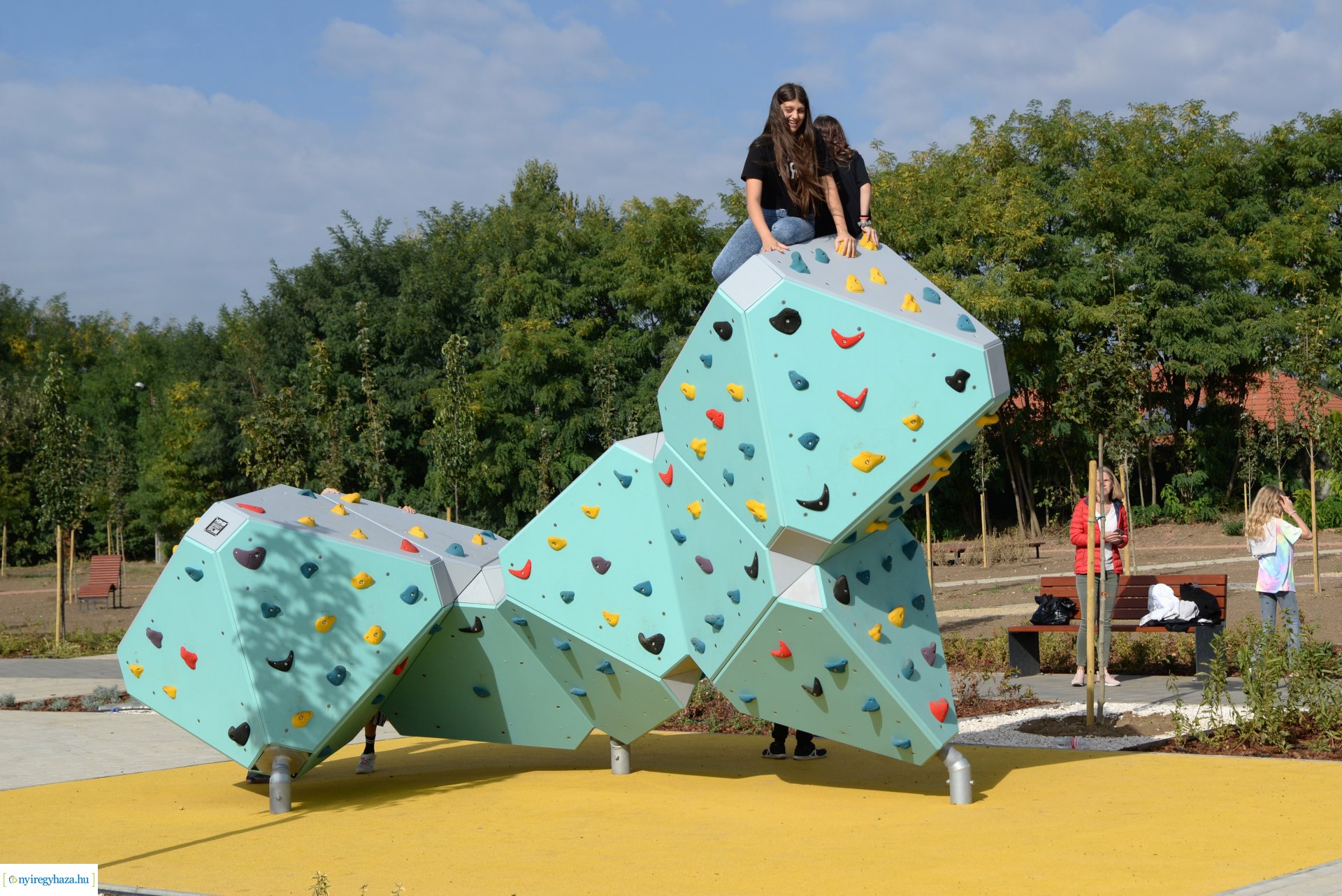 Új közösségi teret alakítottak ki a Kertvárosban