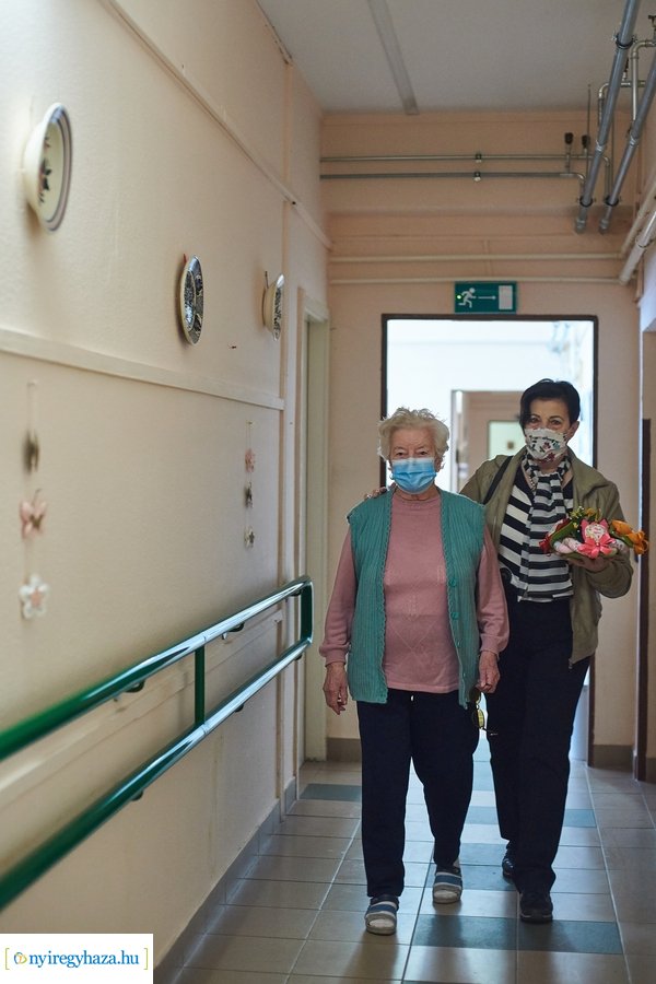 Új látogatási rend az idősotthonokban