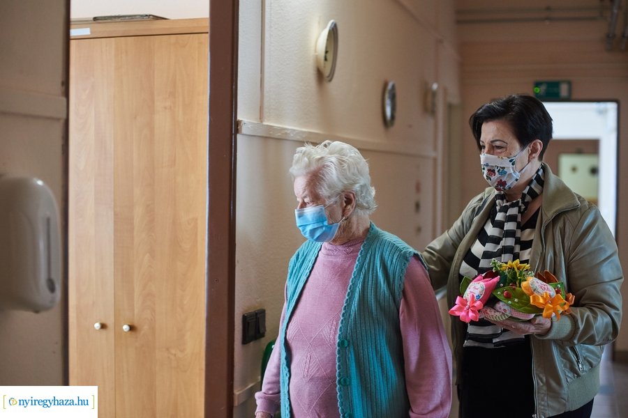 Új látogatási rend az idősotthonokban