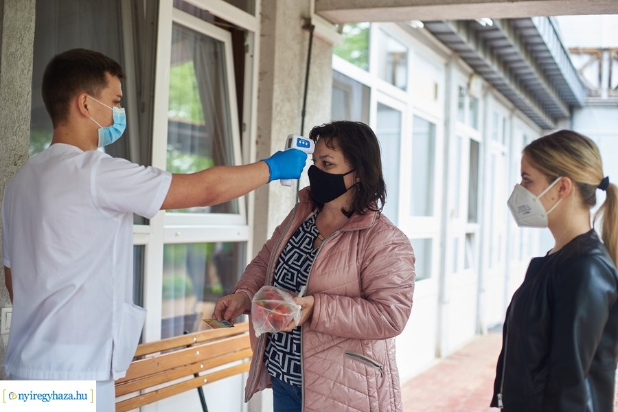 Új látogatási rend az idősotthonokban