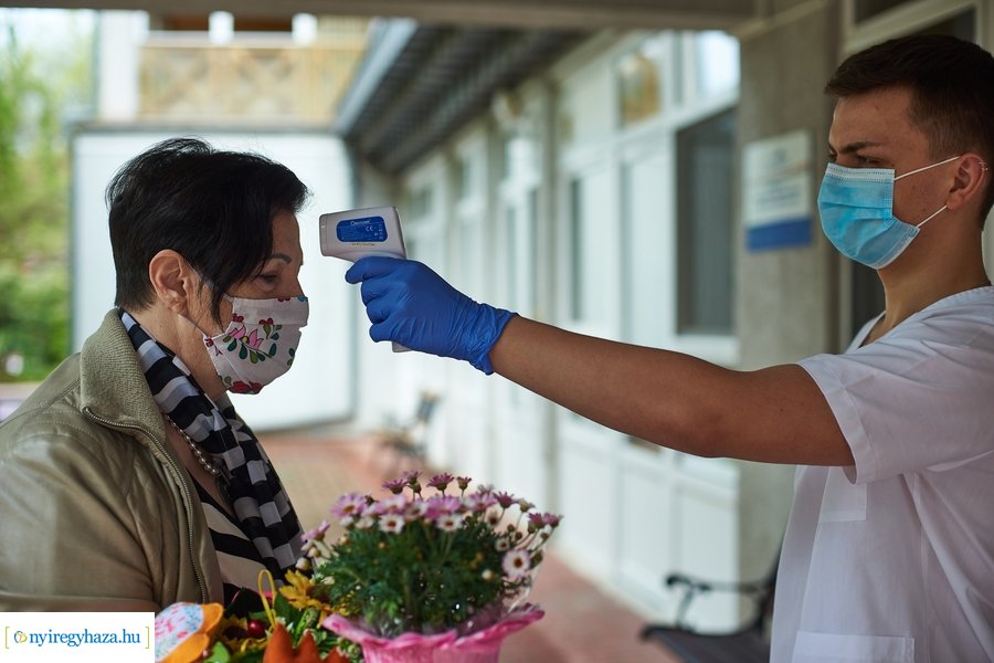 Új látogatási rend az idősotthonokban