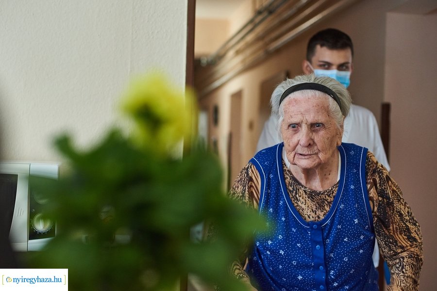 Új látogatási rend az idősotthonokban