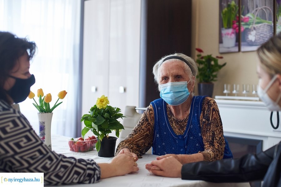 Új látogatási rend az idősotthonokban