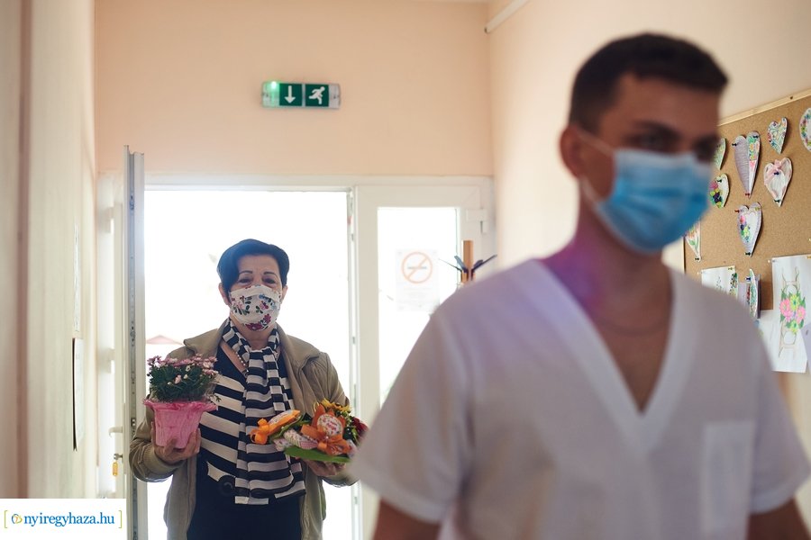 Új látogatási rend az idősotthonokban