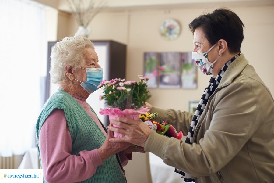 Új látogatási rend az idősotthonokban