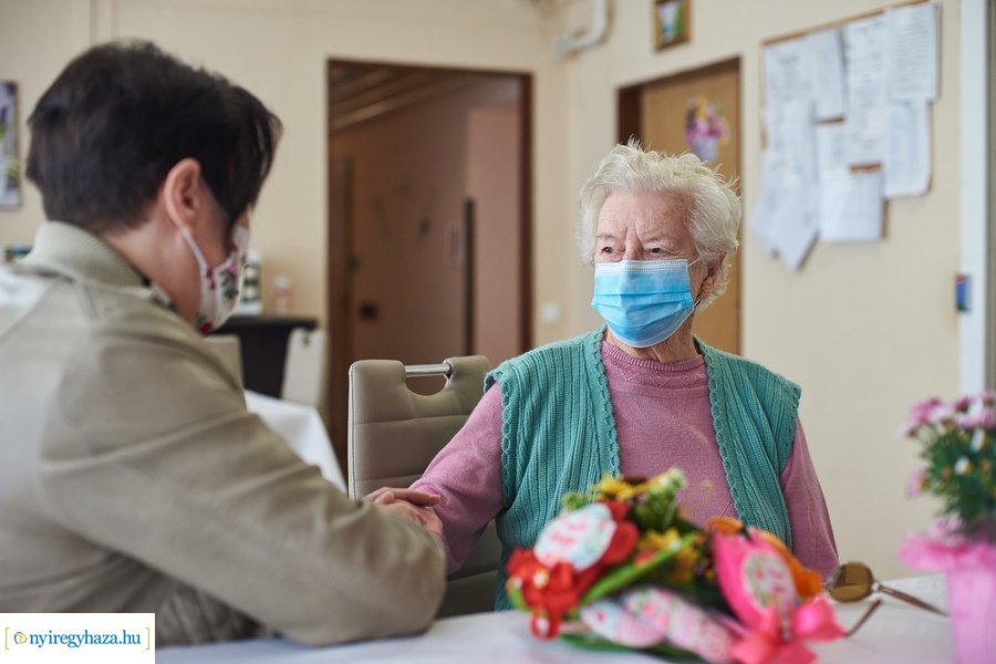 Új látogatási rend az idősotthonokban