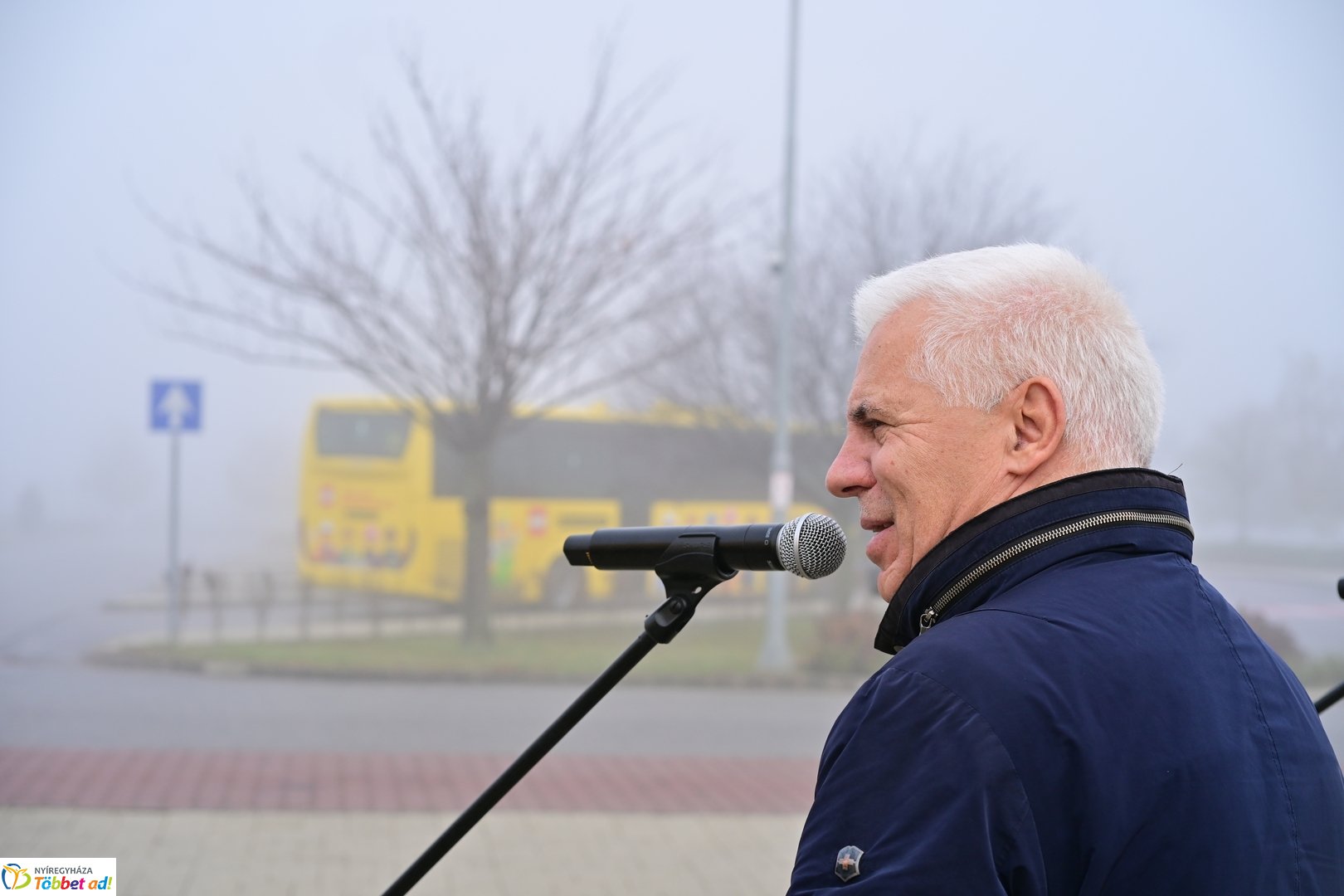 Új LEGO buszok átadó 2025 