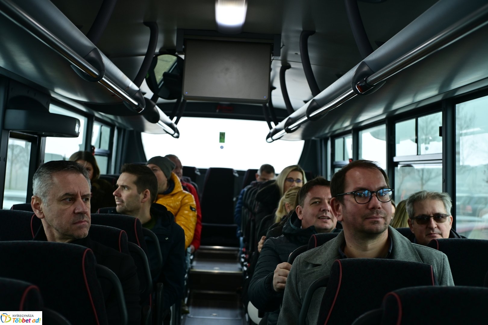 Új LEGO buszok átadó 2025 