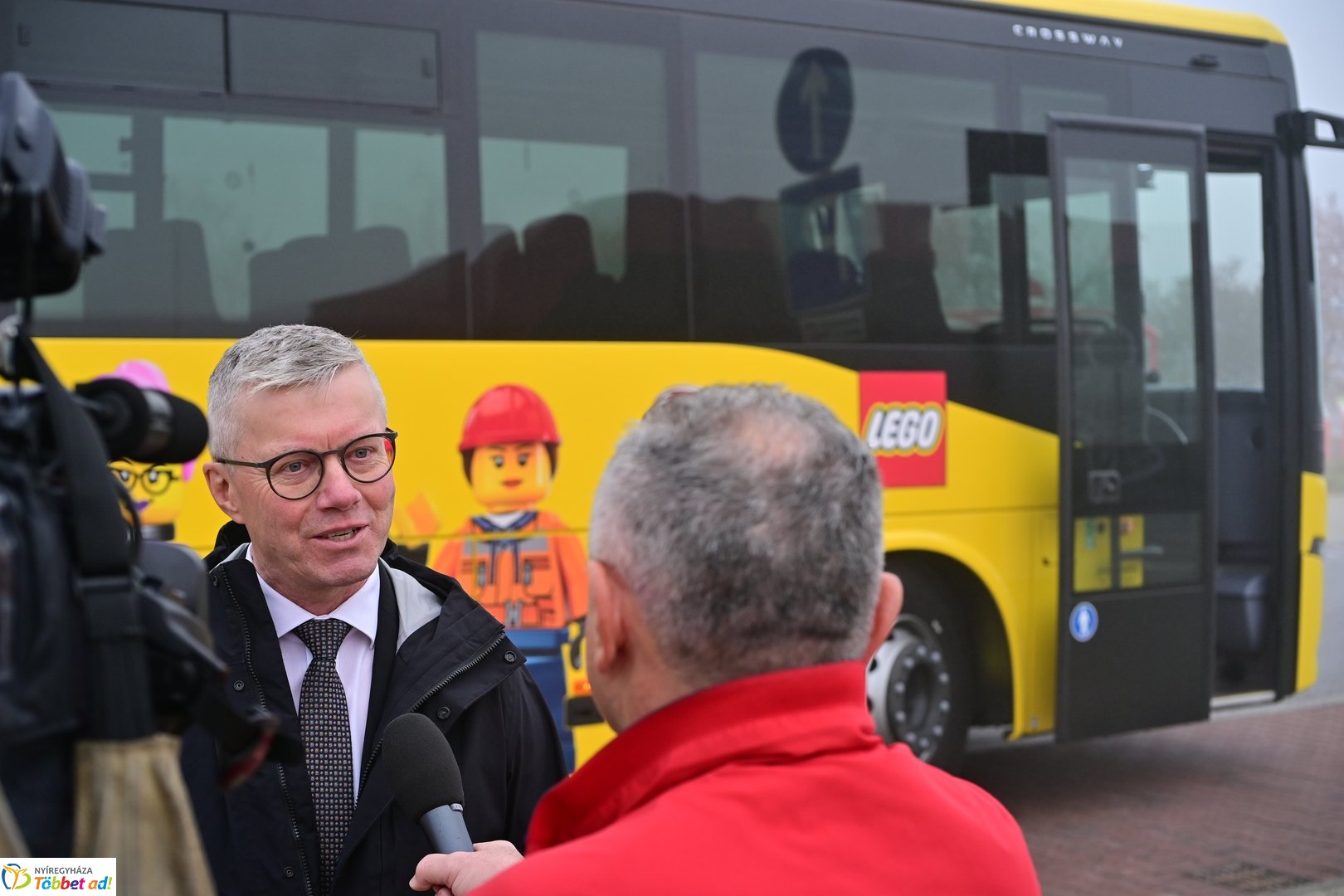 Új LEGO buszok átadó 2025 