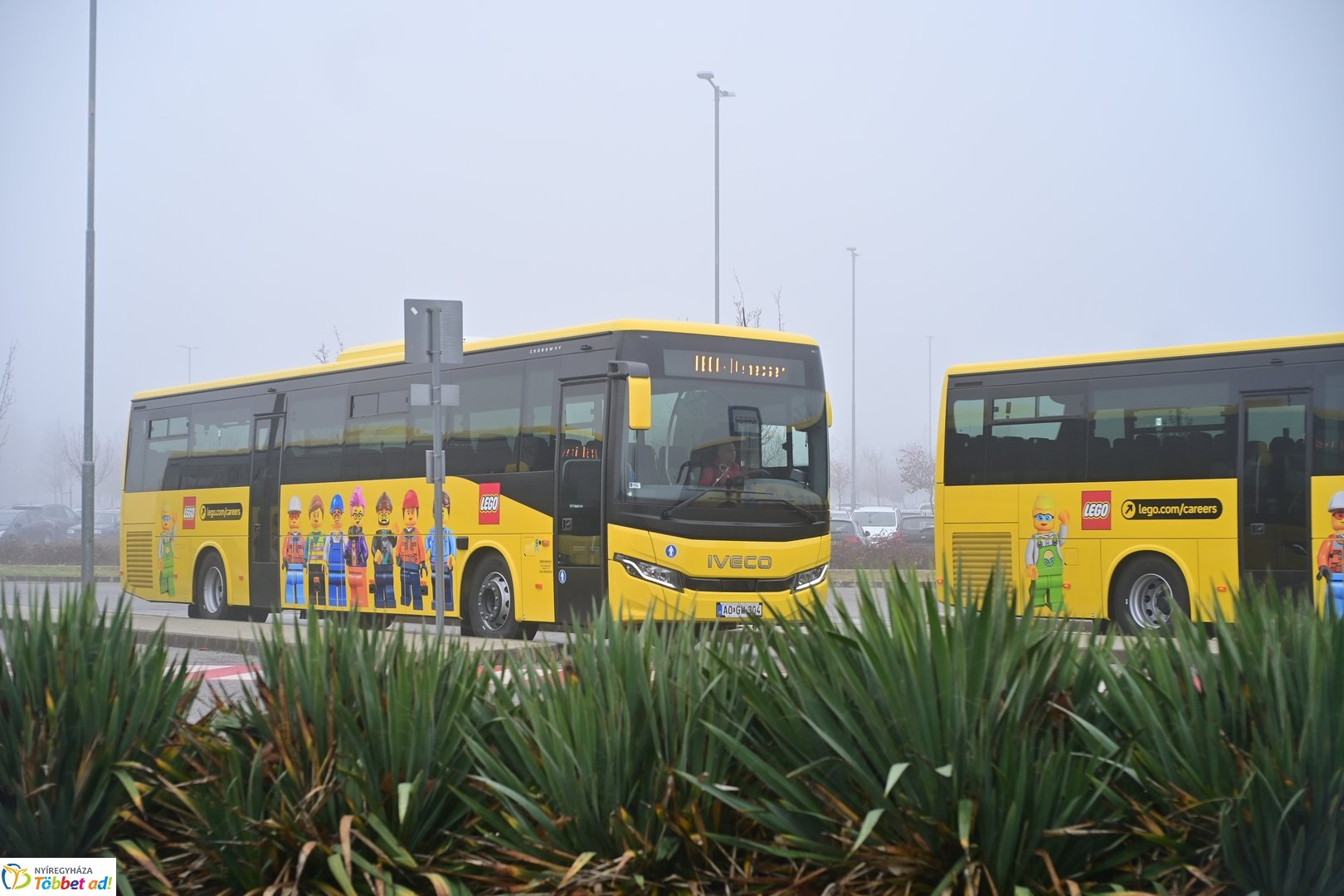 Új LEGO buszok átadó 2025 