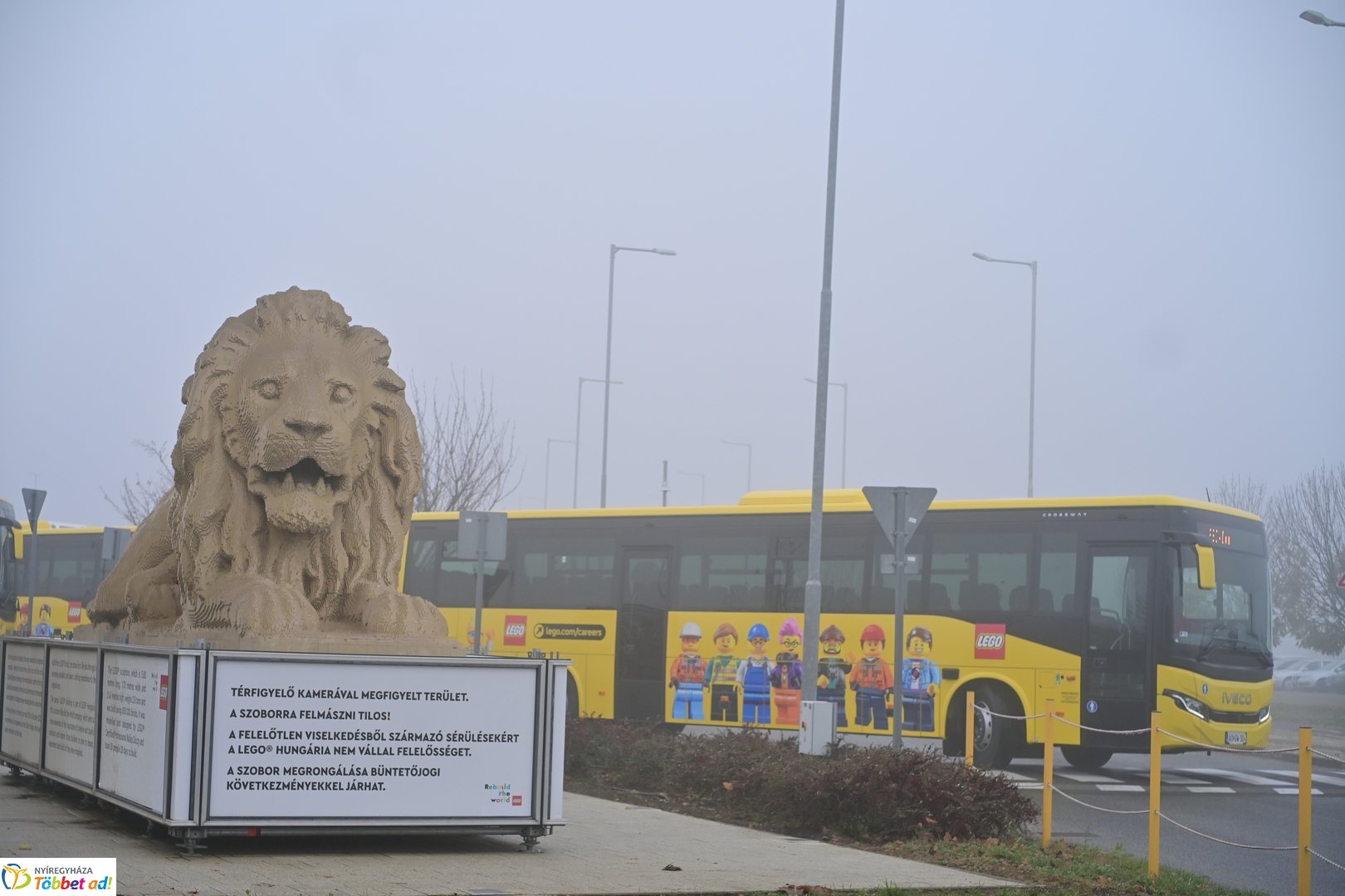 Új LEGO buszok átadó 2025 