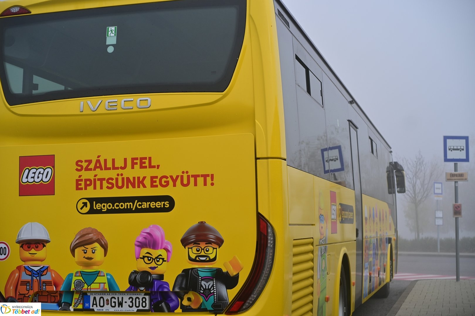 Új LEGO buszok átadó 2025 