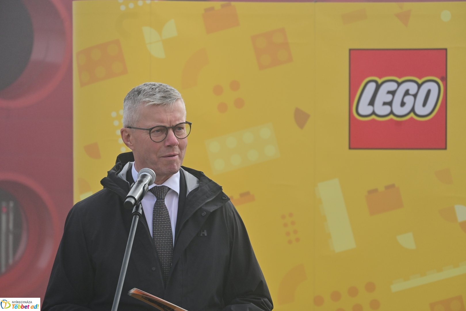 Új LEGO buszok átadó 2025 