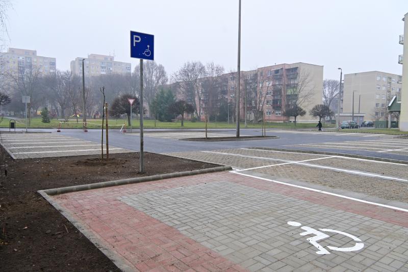 Új parkolóhelyek a Fazekas János téren - 2024