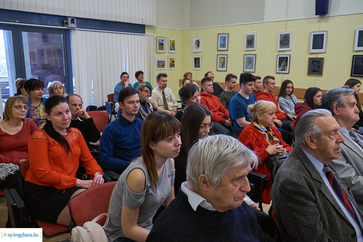 Új szavak III könyvbemutató