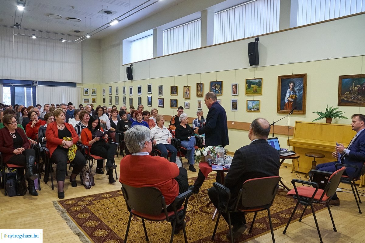 Új szavak III könyvbemutató