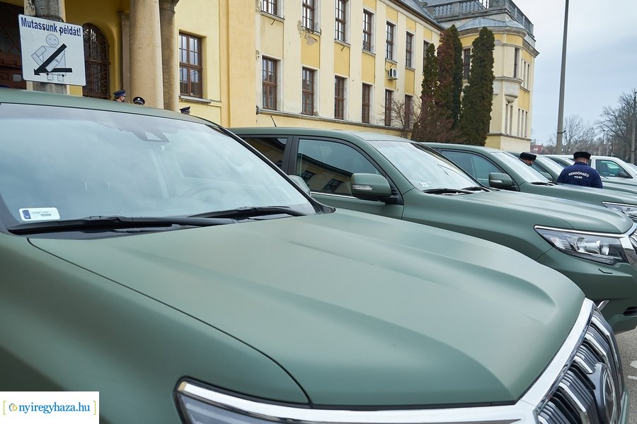 Új szolgálati autók a rendőrségen