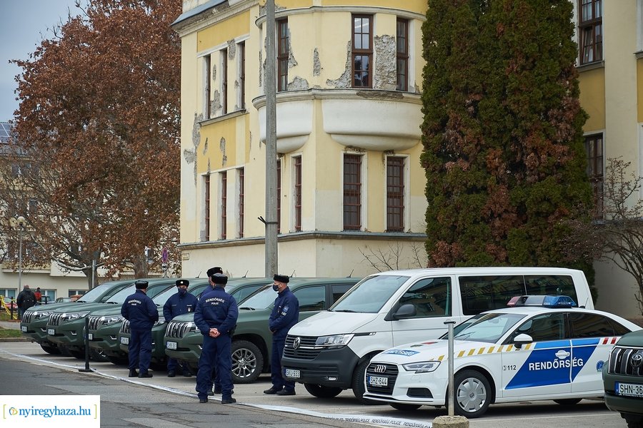 Új szolgálati autók a rendőrségen