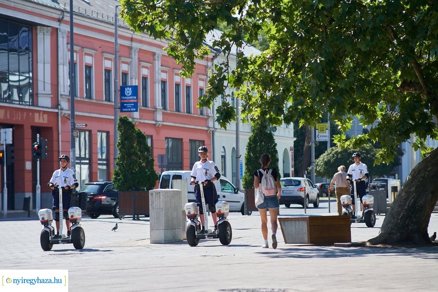 Új szolgálati járművek a rendőrségnél