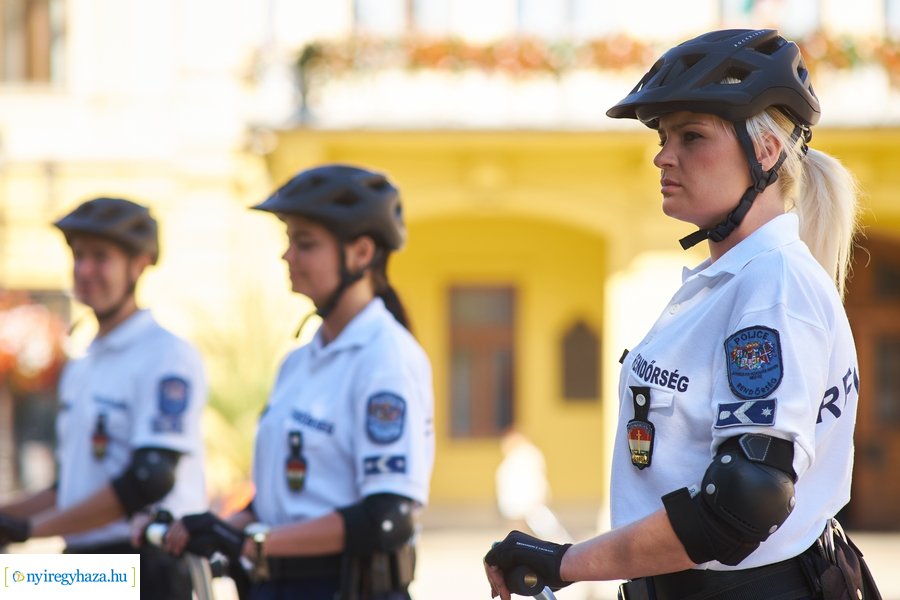 Új szolgálati járművek a rendőrségnél