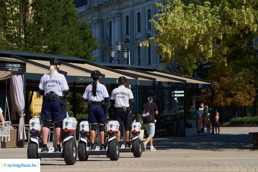 Új szolgálati járművek a rendőrségnél