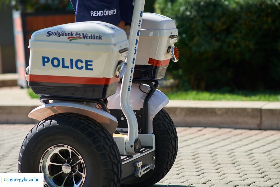 Új szolgálati járművek a rendőrségnél