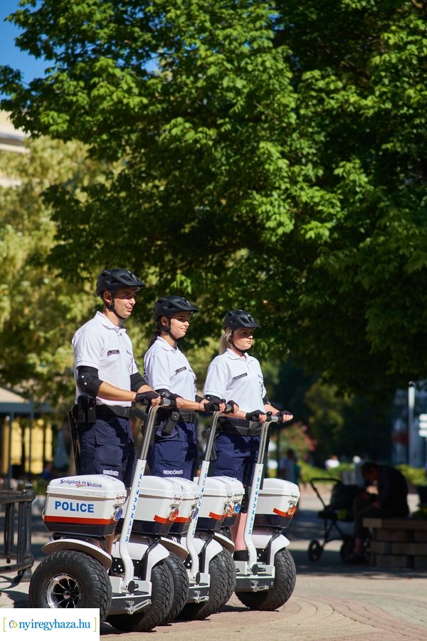Új szolgálati járművek a rendőrségnél