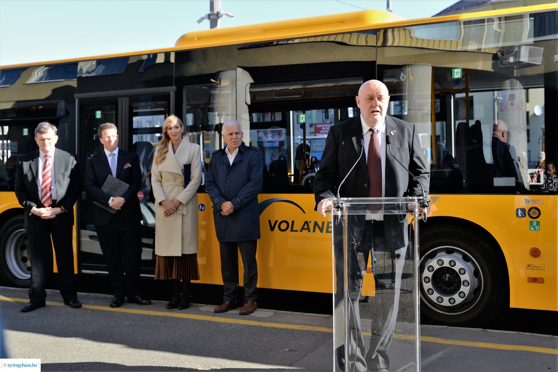 Új távolsági buszokat mutattak ma be Nyíregyházán