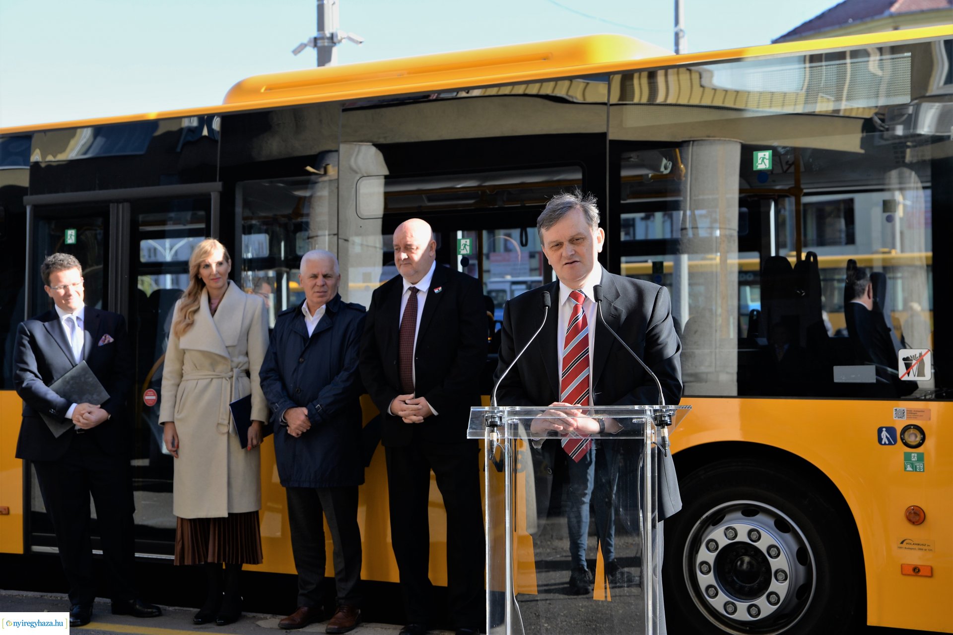 Új távolsági buszokat mutattak ma be Nyíregyházán