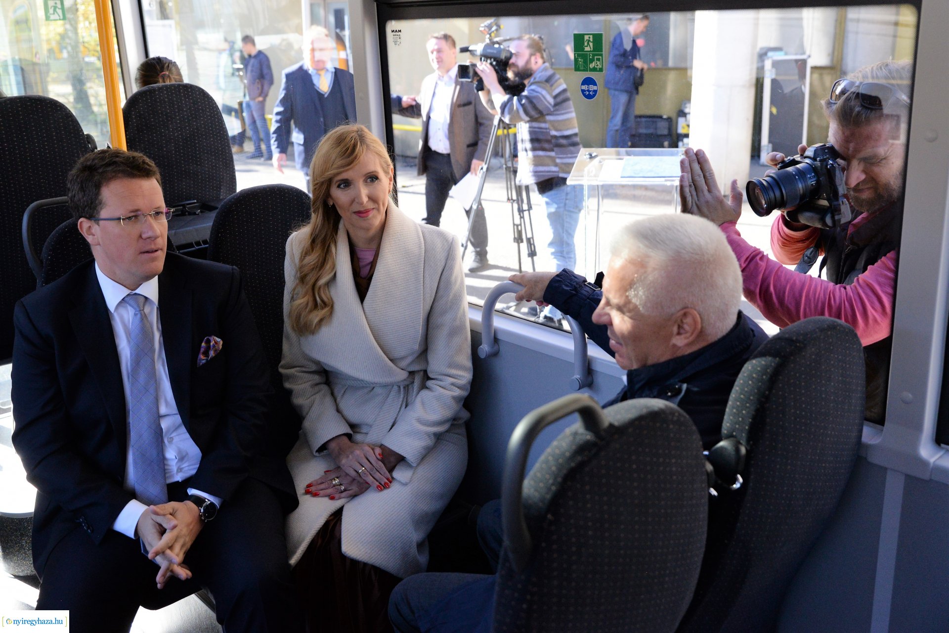 Új távolsági buszokat mutattak ma be Nyíregyházán