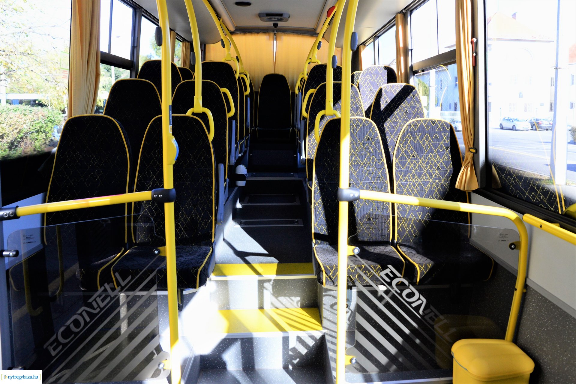 Új távolsági buszokat mutattak ma be Nyíregyházán