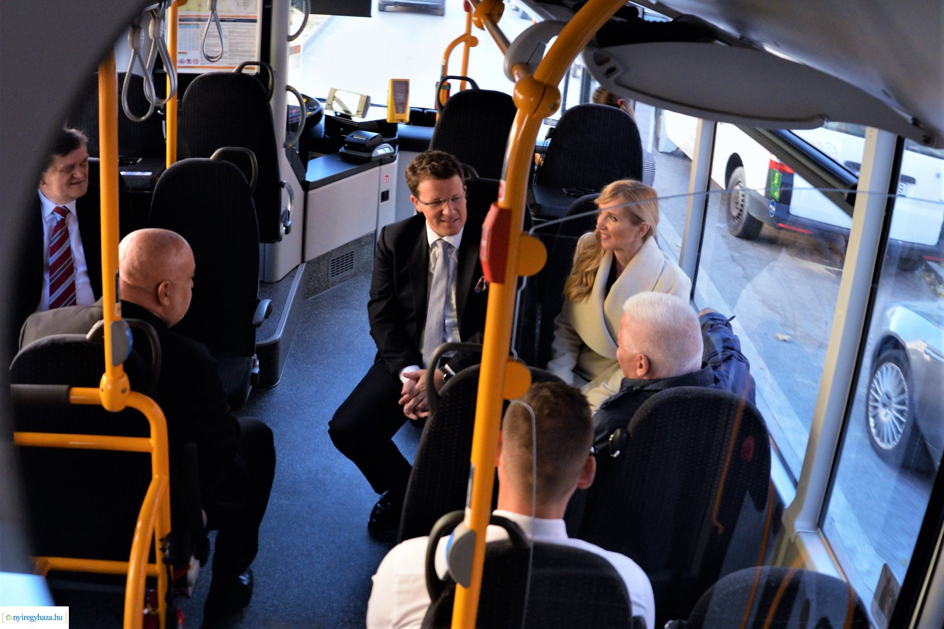 Új távolsági buszokat mutattak ma be Nyíregyházán