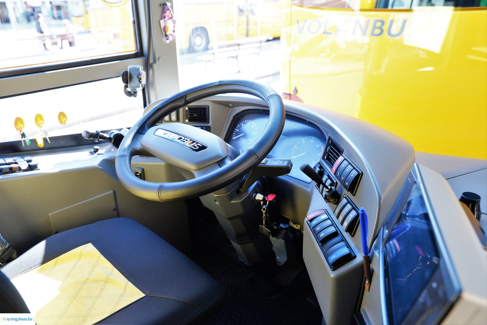 Új távolsági buszokat mutattak ma be Nyíregyházán