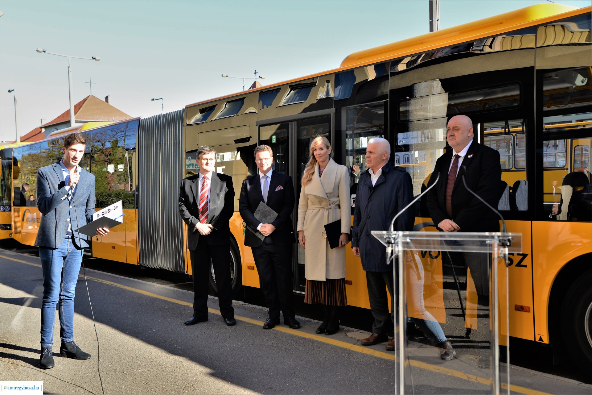 Új távolsági buszokat mutattak ma be Nyíregyházán