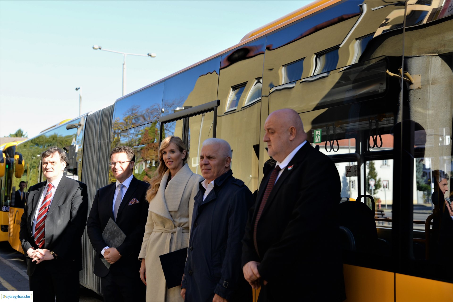Új távolsági buszokat mutattak ma be Nyíregyházán