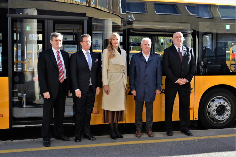Új távolsági buszokat mutattak ma be Nyíregyházán