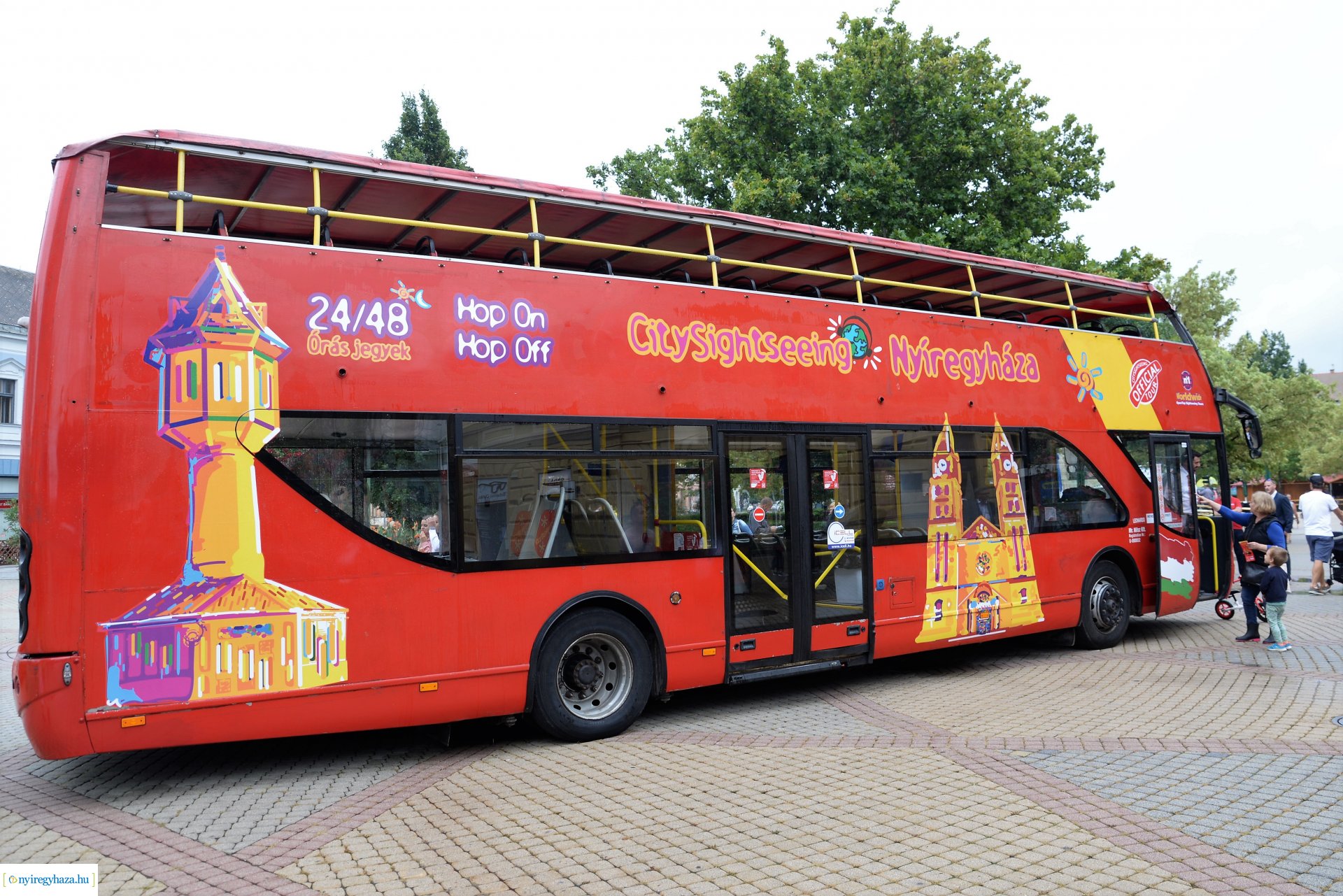 Új városnéző busz Nyíregyházán