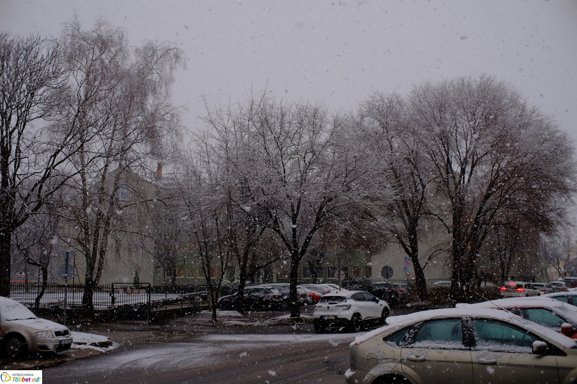 Micsoda havazás! Így nézett ki a város az év első hózápora után