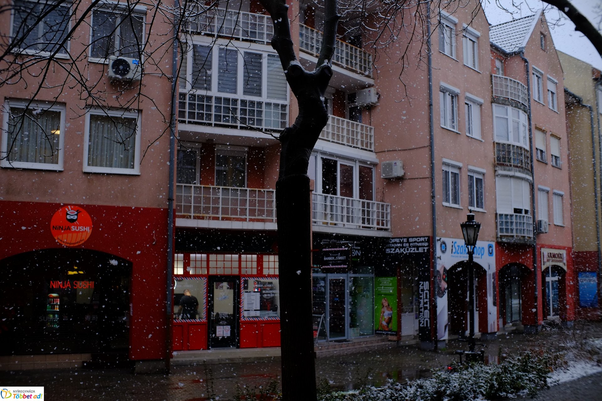 Micsoda havazás! Így nézett ki a város az év első hózápora után