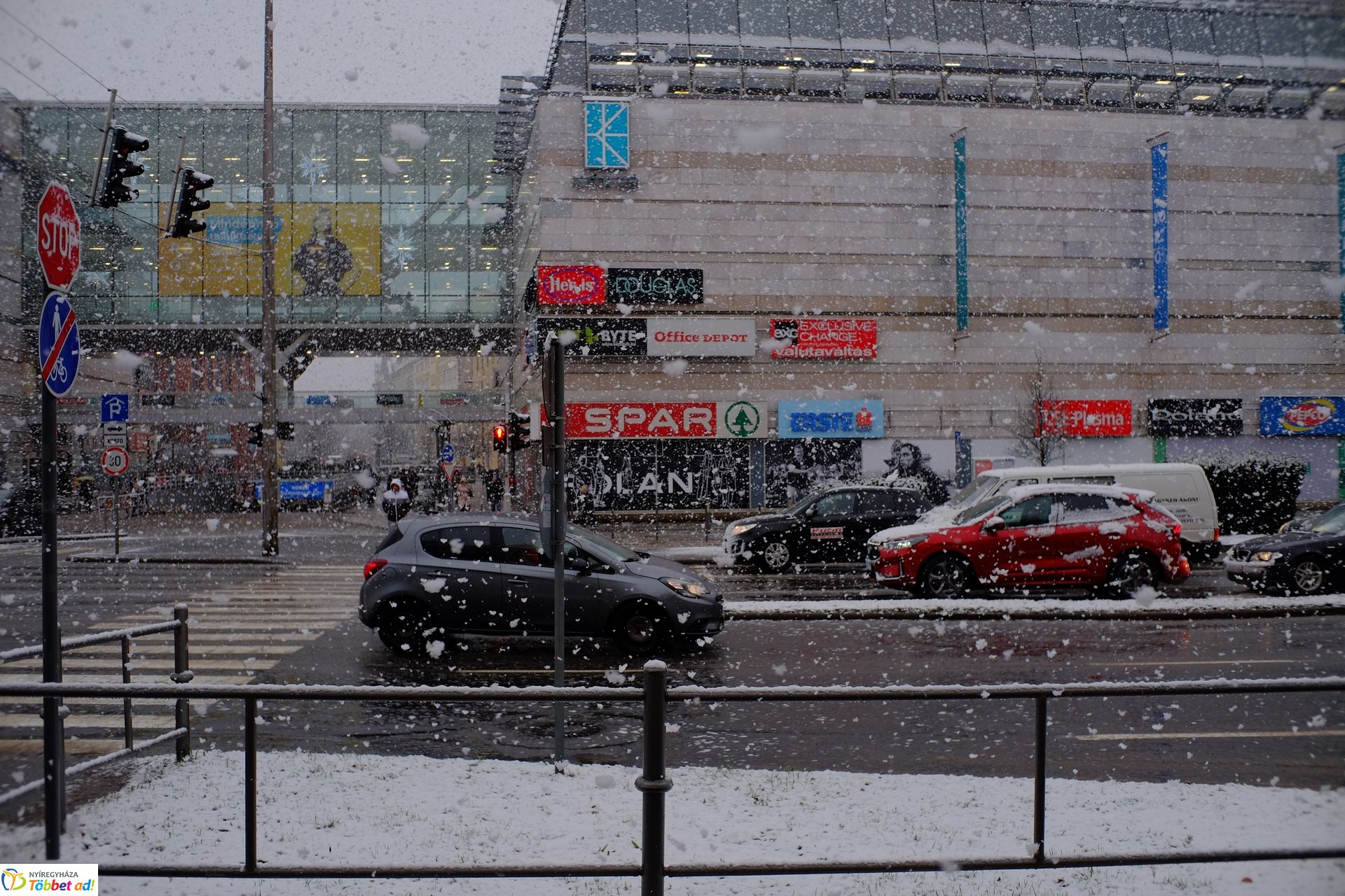 Micsoda havazás! Így nézett ki a város az év első hózápora után