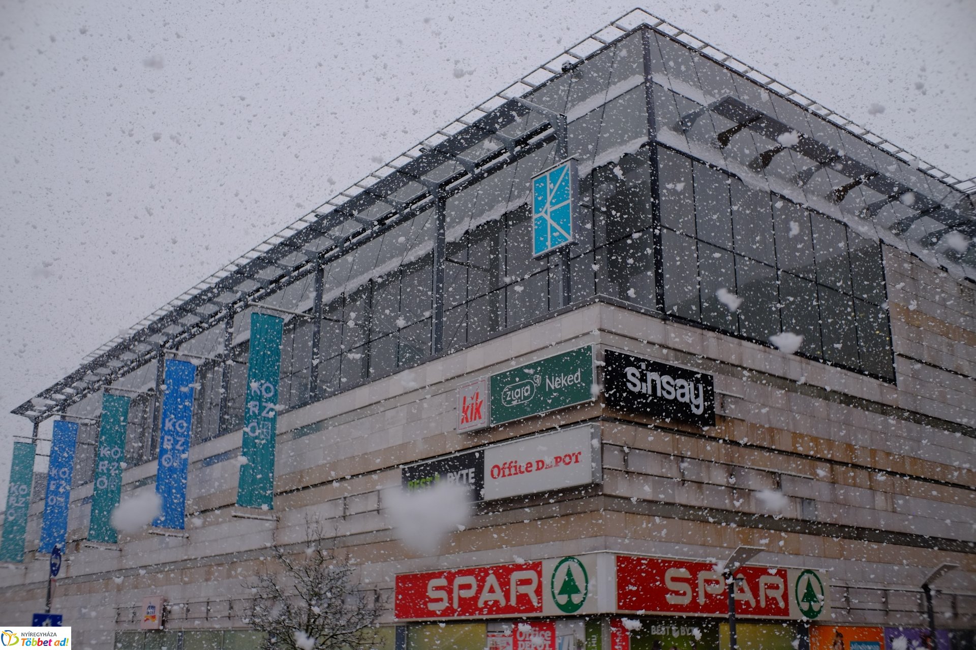 Micsoda havazás! Így nézett ki a város az év első hózápora után