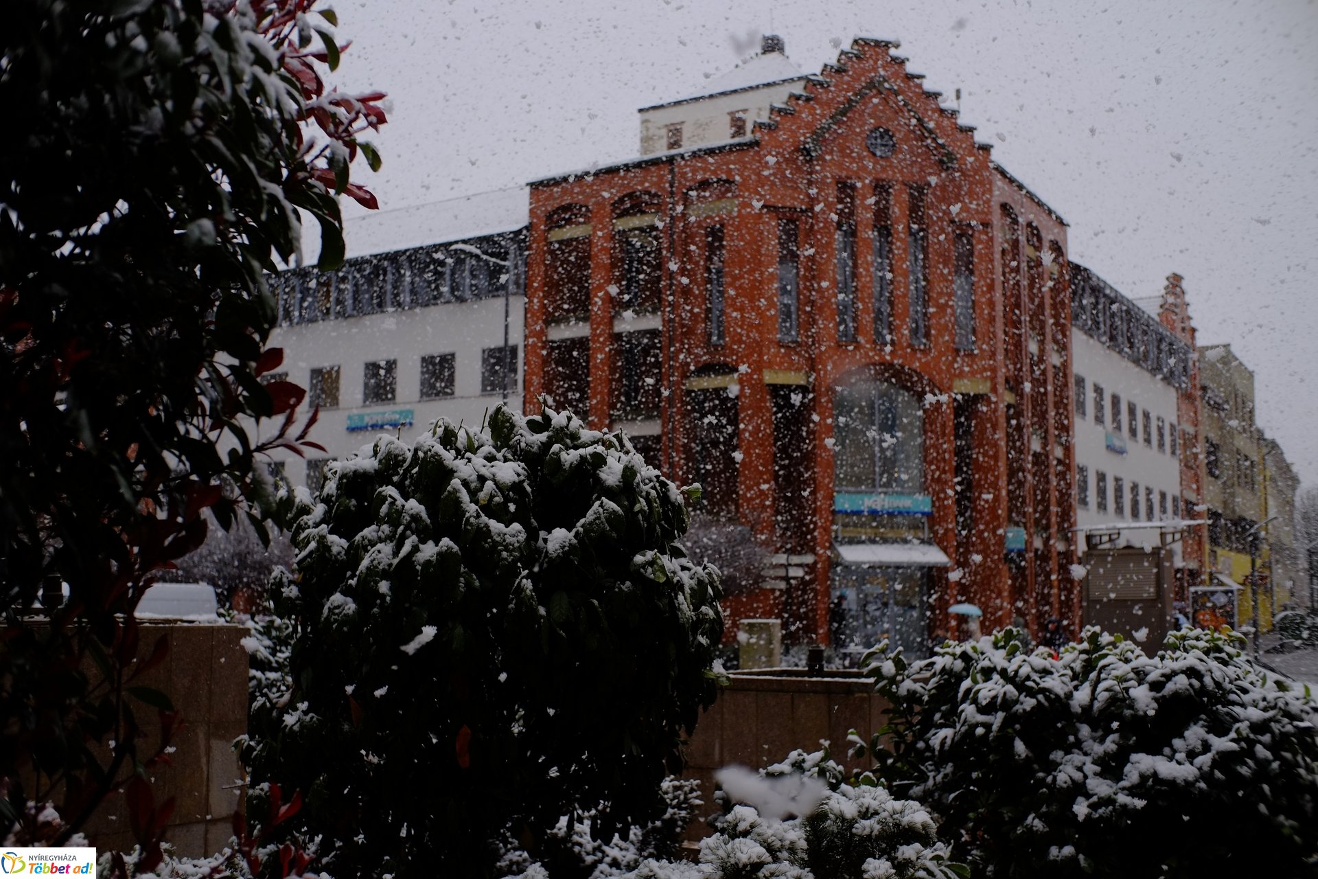 Micsoda havazás! Így nézett ki a város az év első hózápora után