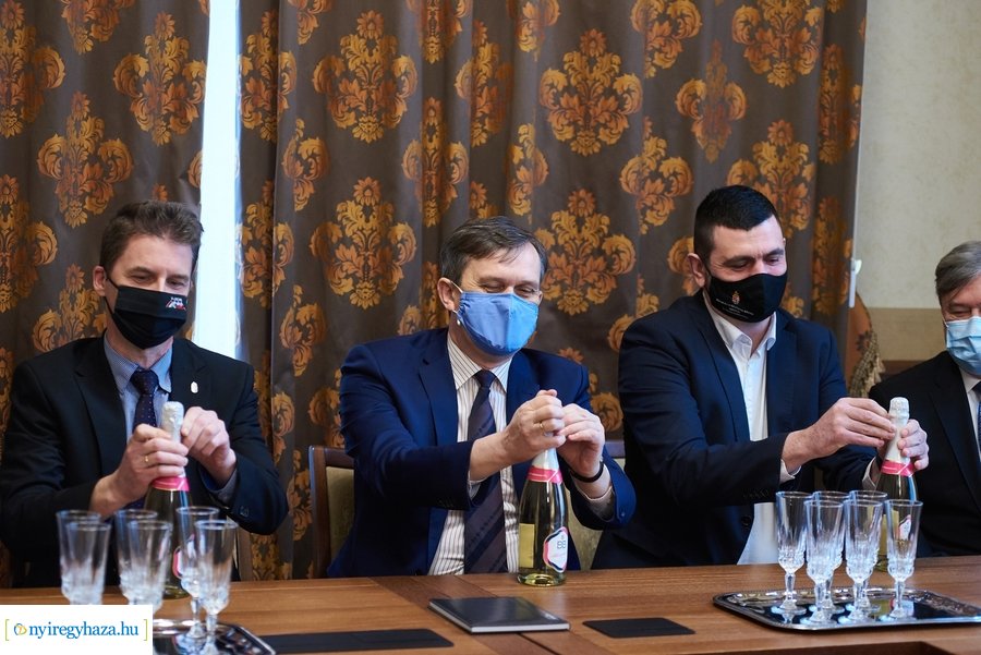 Újévi jókívánságok a Megyeházán 2022