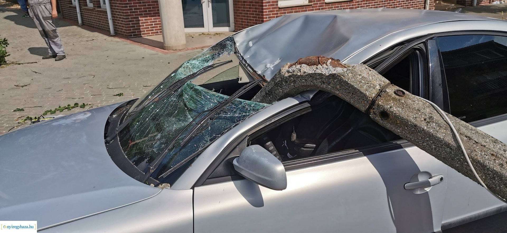 Újfehértói oszlop