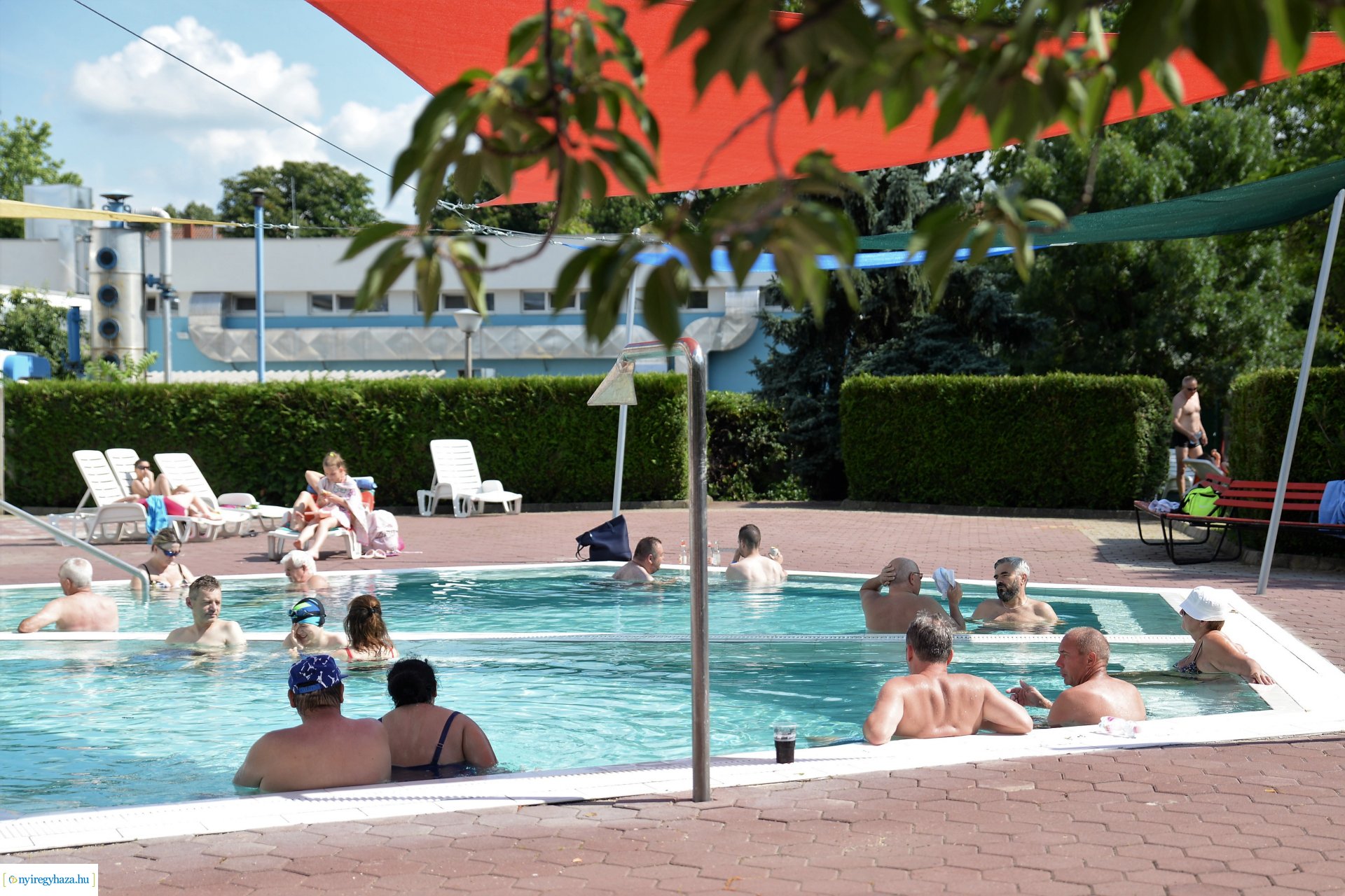 Újra nyitva a Júlia fürdő