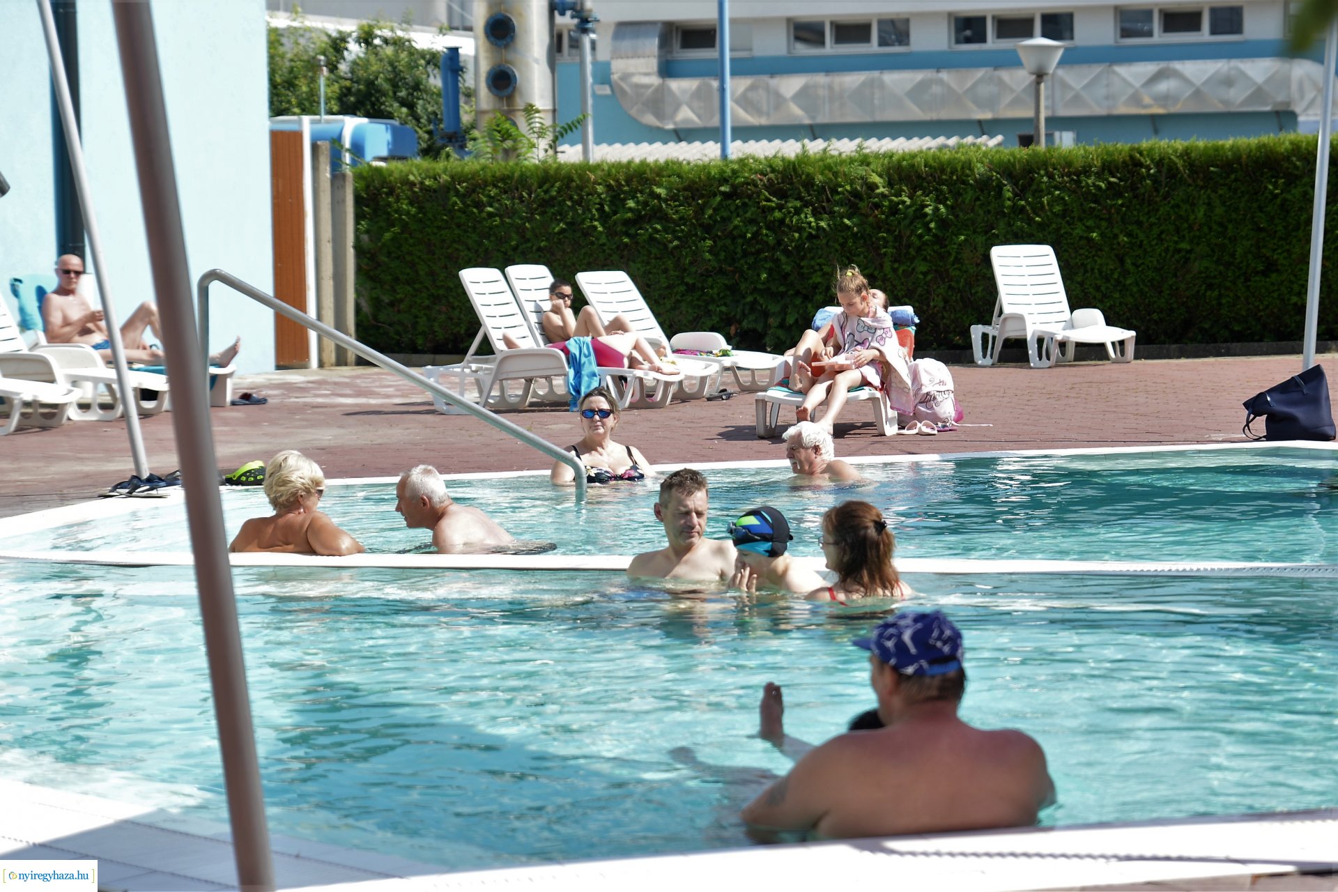 Újra nyitva a Júlia fürdő