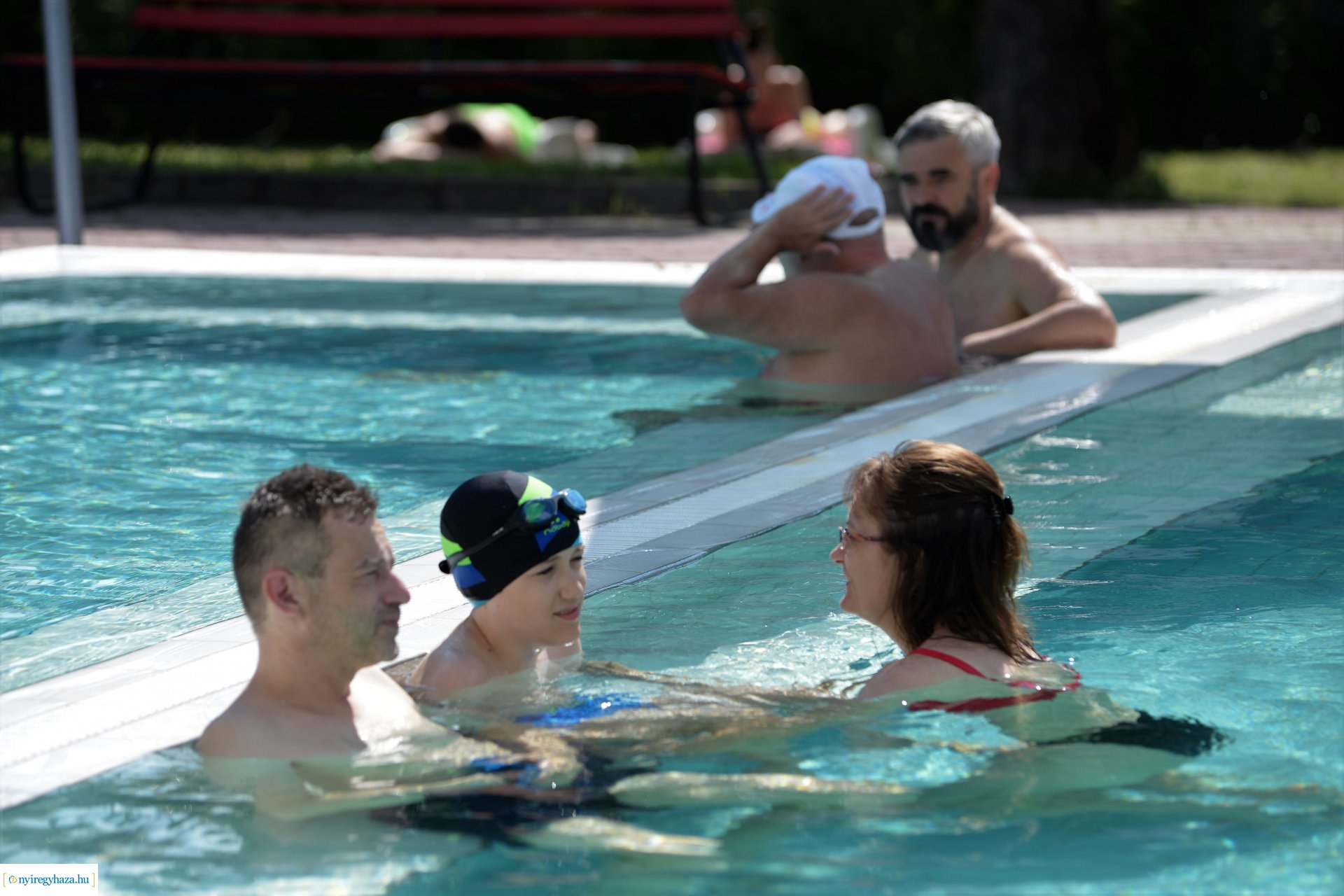 Újra nyitva a Júlia fürdő